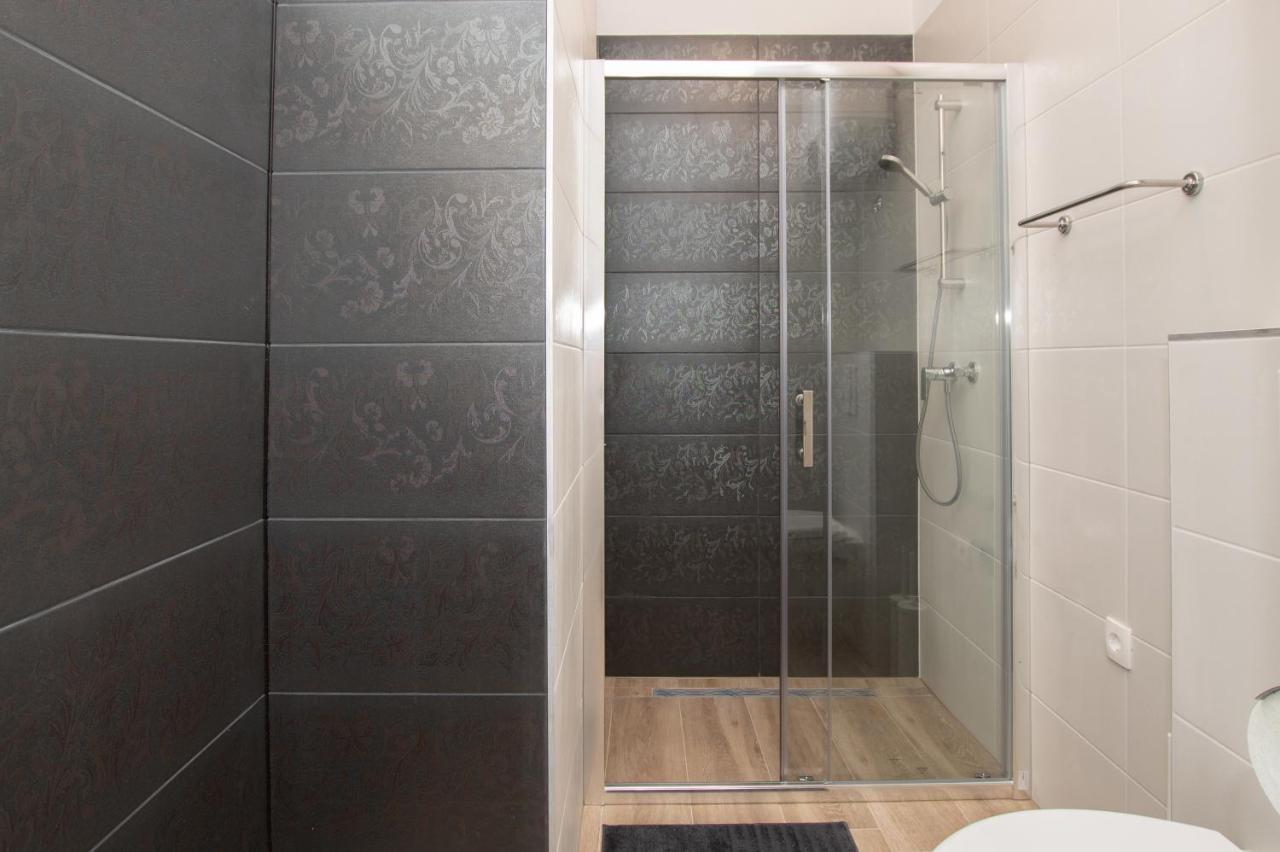 Apartments Nesatcium 普拉 外观 照片